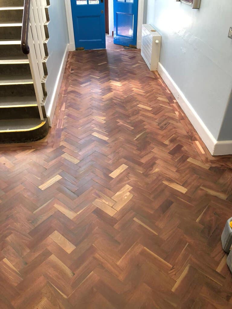 commercial floor sanding | Sanding of a commercial floor
