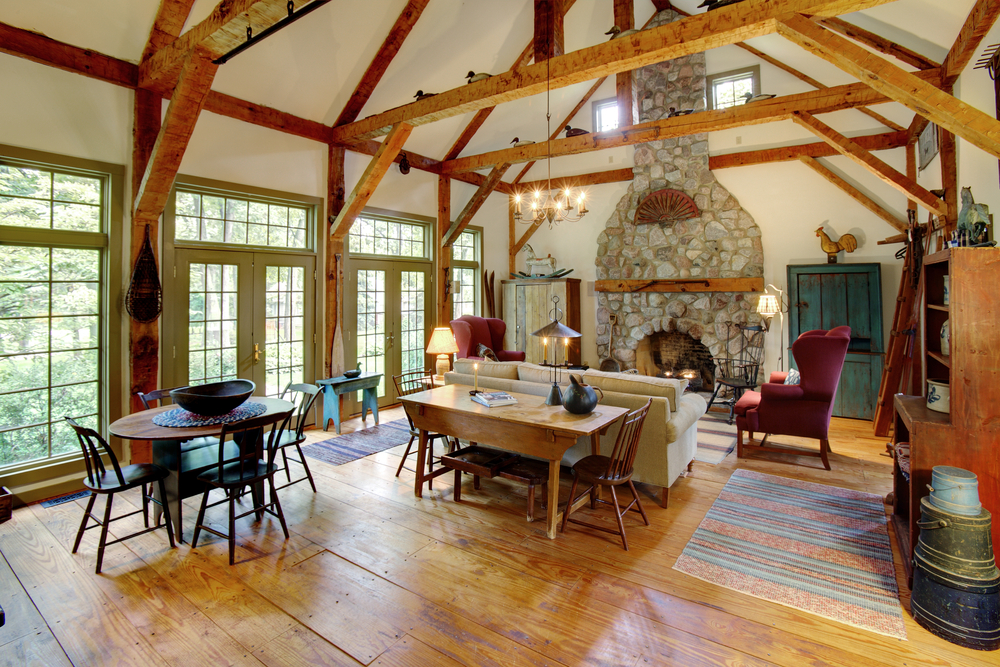Reclaimed Wood Floor | living room with reclaimed wood flooring